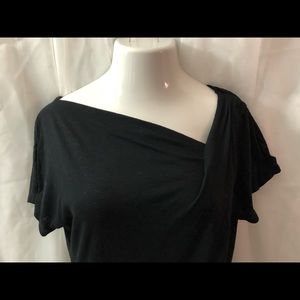🌸Asymmetrical neck black top